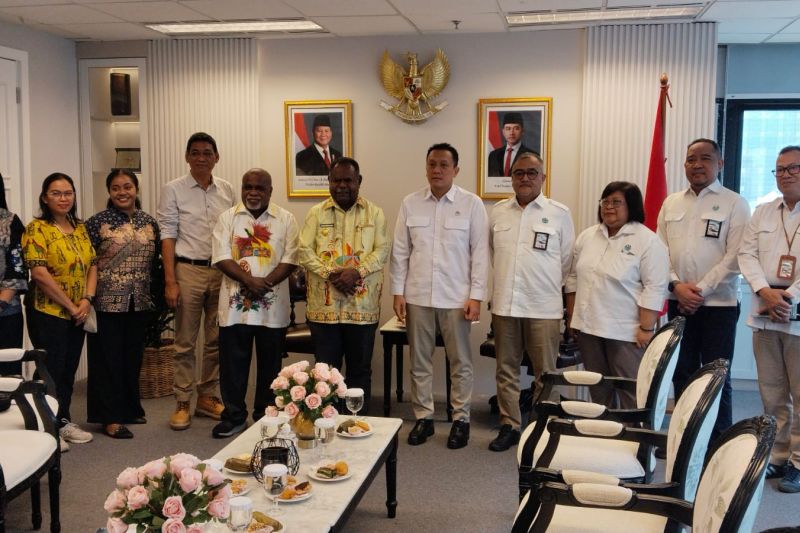 Gubernur PBD undang Menteri Lingkungan Hidup hadiri Papeda Summit 2026