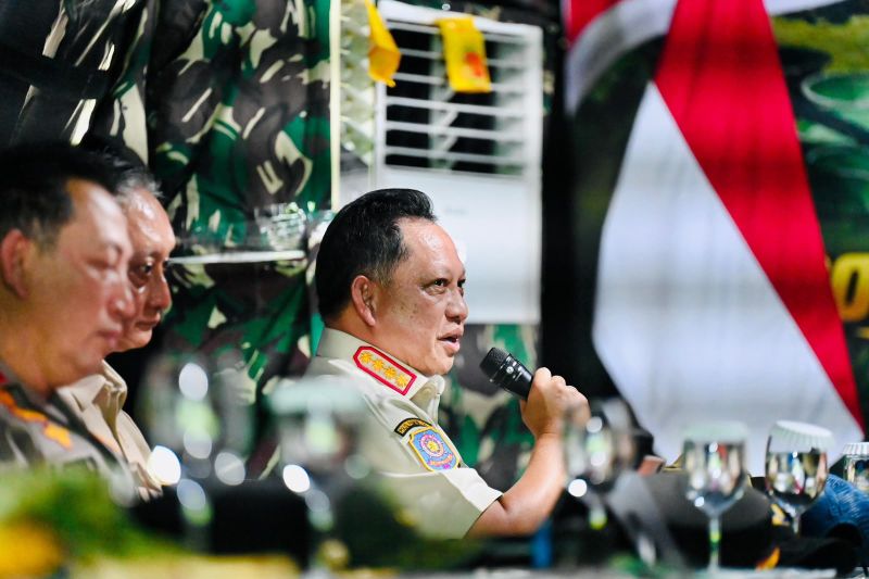 Mendagri pastikan layanan adminduk hingga bantuan Presiden berjalan