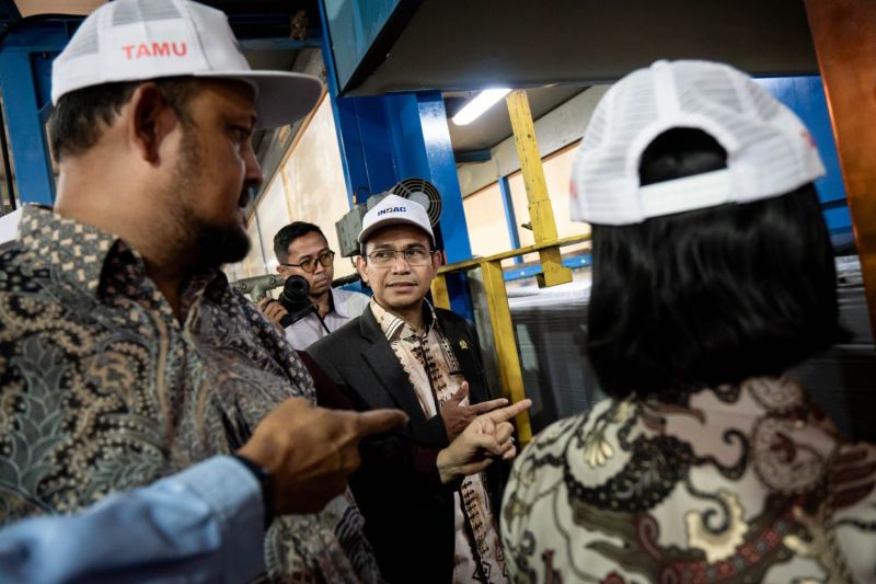 Anggota DPR dorong kawasan industri perkuat IKM dan industri halal