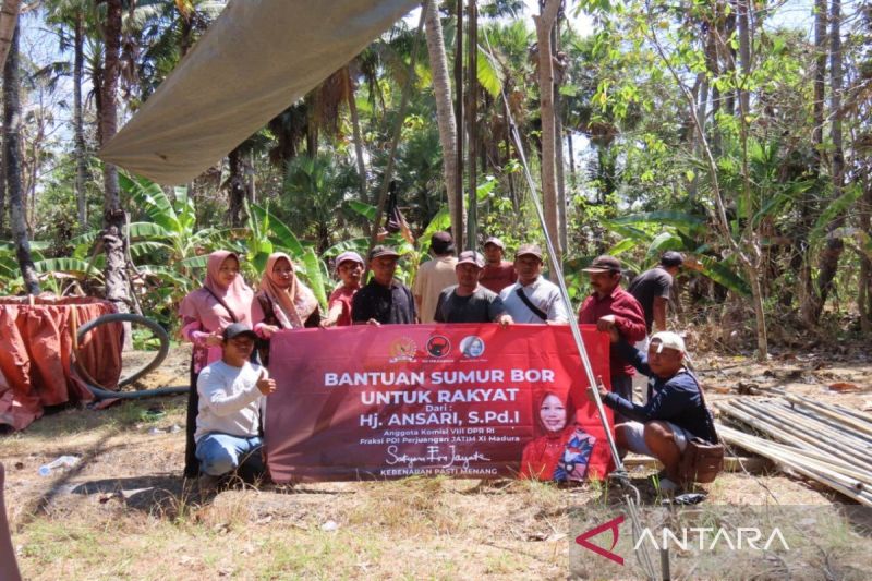 Anggota DPR bantu sumur bor di desa terdampak kekeringan di Pamekasan