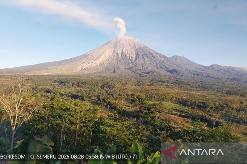 Gunung Semeru alami 21 kali gempa letusan selama enam jam