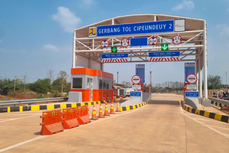 Gerbang Tol Sementara Cipeundeuy ruas Tol Cipali mulai terapkan tarif