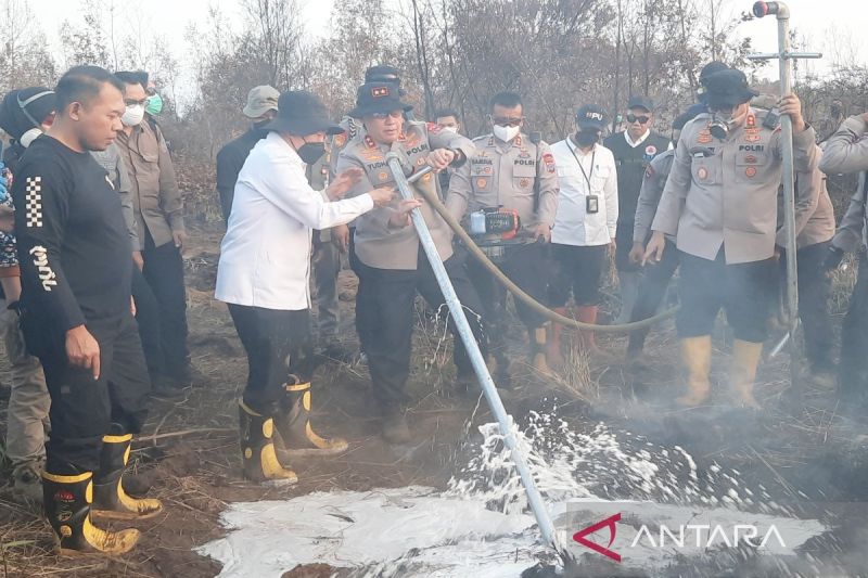 Kapolda Kalsel: Suntik gambut cairan khusus signifikan kurangi asap