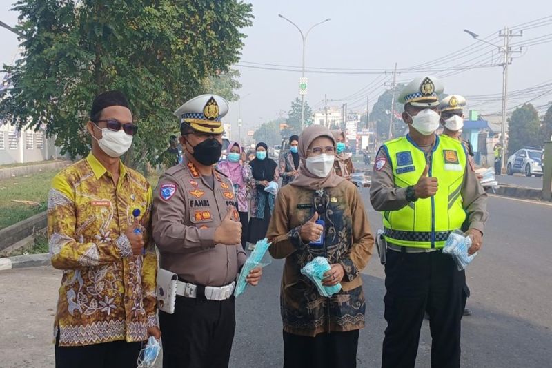 BKOM Kalsel imbau masyarakat gunakan masker hindari dampak Karhutla