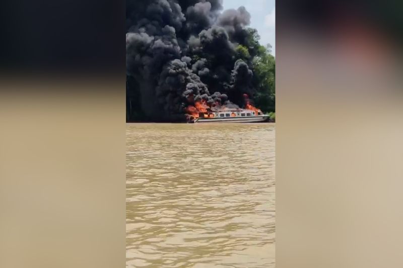 Speedboat Sekatak terbakar di perairan Salimbatu, 22 penumpang selamat