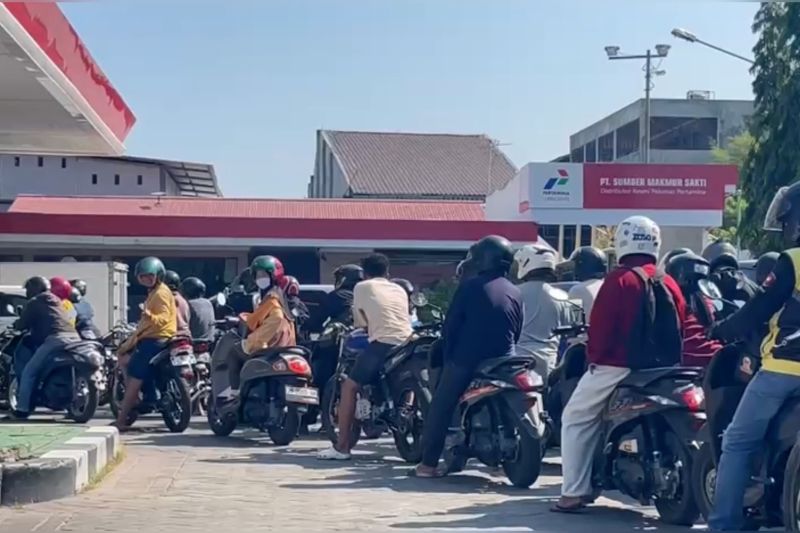 Atasi antrean panjang, Pertamina percepat distribusi BBM di Palu