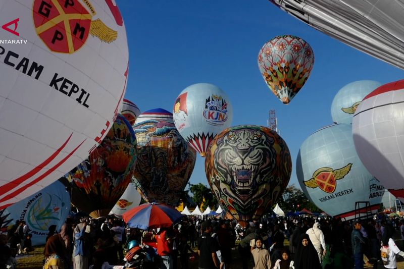 Festival balon udara Asta Cita hiasi langit Wonosobo
