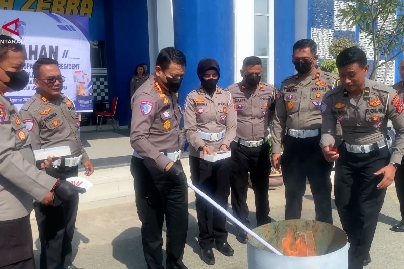 Polda Sulteng musnahkan 157.308 material regident kendaraan usang