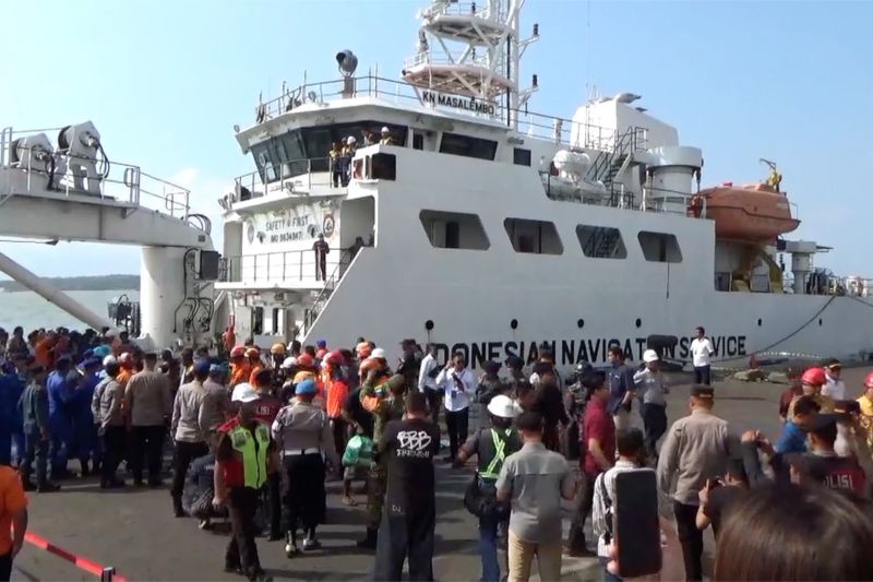 Basarnas hentikan operasi kedaruratan KM Mutiara Sentosa II