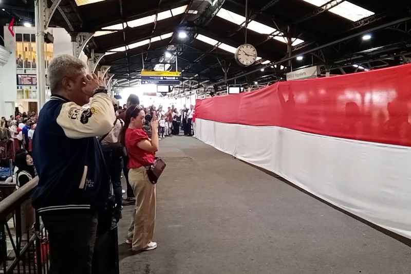 Daop 6 peringati HUT RI dengan pembentangan bendera sepanjang 25 meter