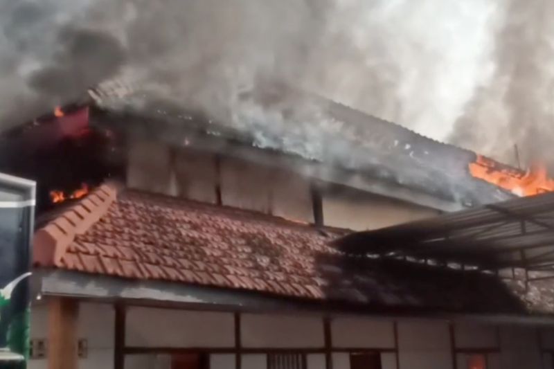 Kebakaran terjadi di gedung aula lapas Ngawi