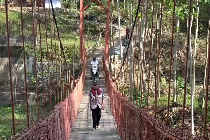 Pemkab Banyumas bangun jembatan permanen permudah mobilitas warga