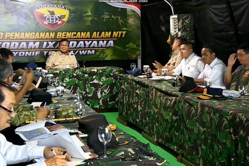 Presiden Prabowo pimpin rapat penanganan gempa NTT di Nagekeo