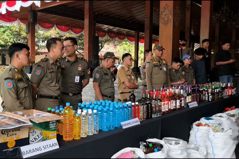 Pemkot Solo tegaskan tak ada toleransi bagi penjual miras tanpa izin