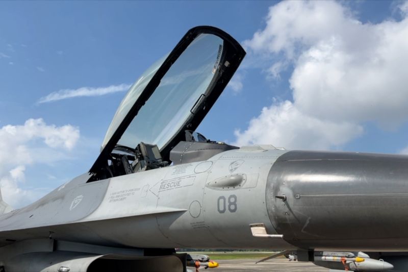 TNI AU gelar pameran enam pesawat F-16 di Batam