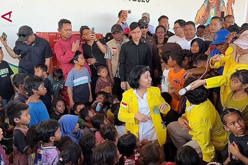 Wapres Gibran kunjungi posko pengungsian gempa di Maumere