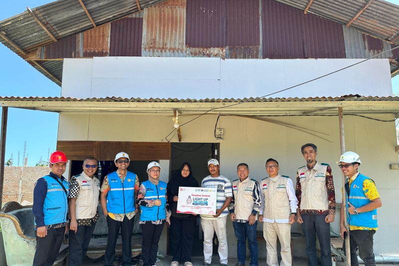 PLN Hadirkan Listrik Gratis melalui Program Light Up The Dream, Perluas Akses Energi untuk Masyarakat