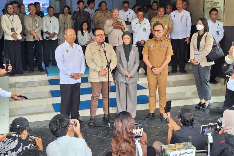 Bakom: Komunikasi program sama pentingnya dengan pelaksanaan program