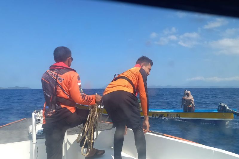 SAR evakuasi enam penumpang kapal mati mesin di Selat Bangka Sulut
