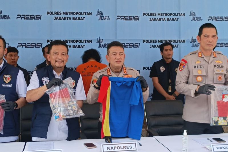 Polisi bongkar aksi satu keluarga bobol ATM dalam minimarket di Jakbar