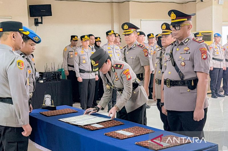 Kapolsek Kebayoran Lama komitmen berantas pelaku pidana usai sertijab