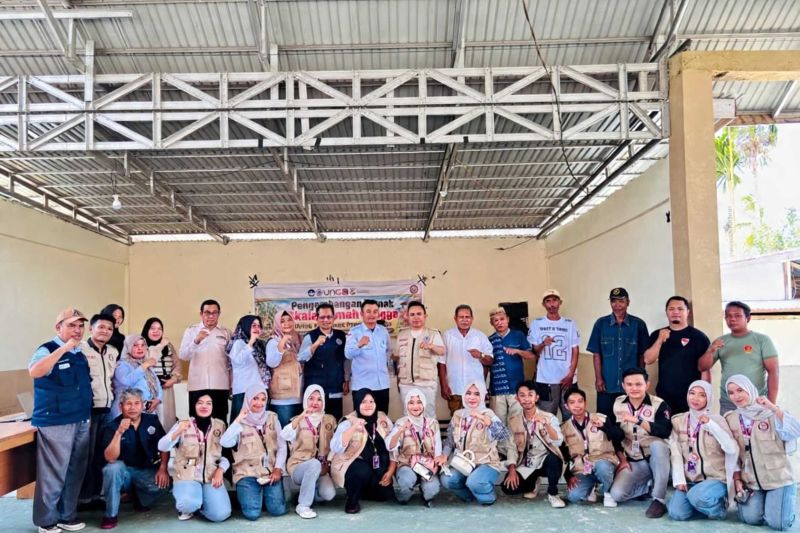Mahasiswa KKN UNG kenalkan silase pakan komplit kembangkan ternak sapi