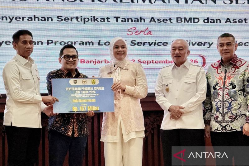 DPR RI serahkan Rp400 miliar program LSDP pengelolaan sampah di Kalsel