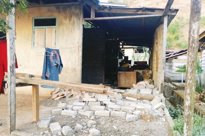 BNPB: 15 KK-15 rumah terdampak oleh gempa M5,5 di Halmahera Tengah