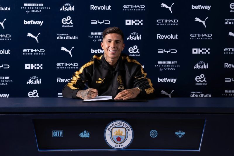 Manchester City hadirkan Enzo Fernandez dari Chelsea