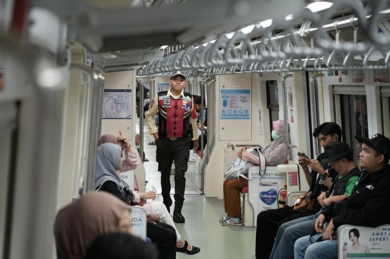 Dari Stasiun hingga Dalam Kereta, Pengawasan LRT Jabodebek Berjalan 24 Jam