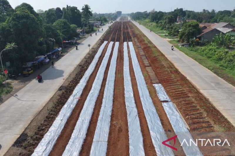 TNI-Pemkab Bogor manfaatkan median Jalan Bomang untuk dukung ketahanan pangan