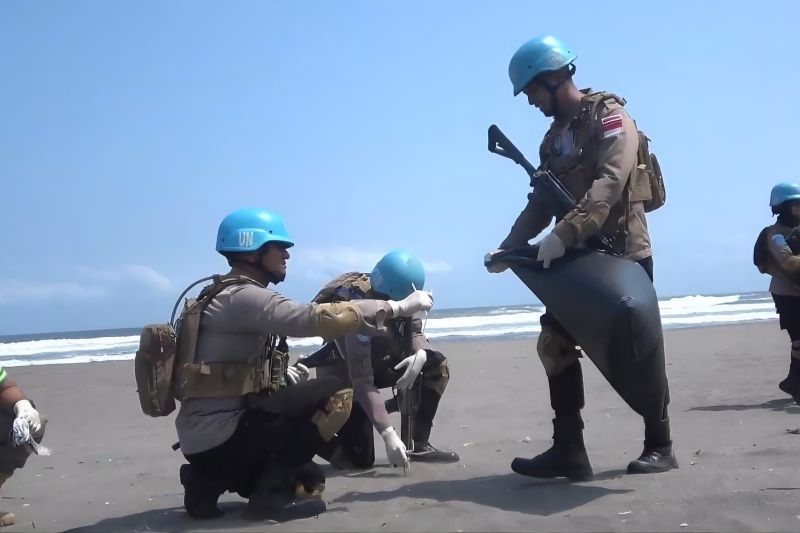 Calon Kontingen Garuda Bhayangkara gelar aksi sosial tangani sampah