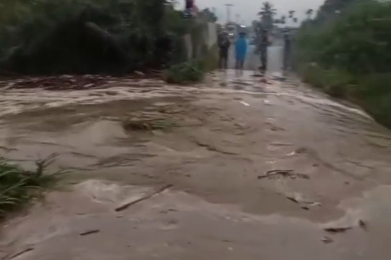 Lahar dingin Sinabung turun akibat hujan lebat, dua desa di Karo terdampak