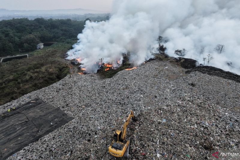 TPAS Galuga kembali layani pembuangan sampah setelah pemadaman