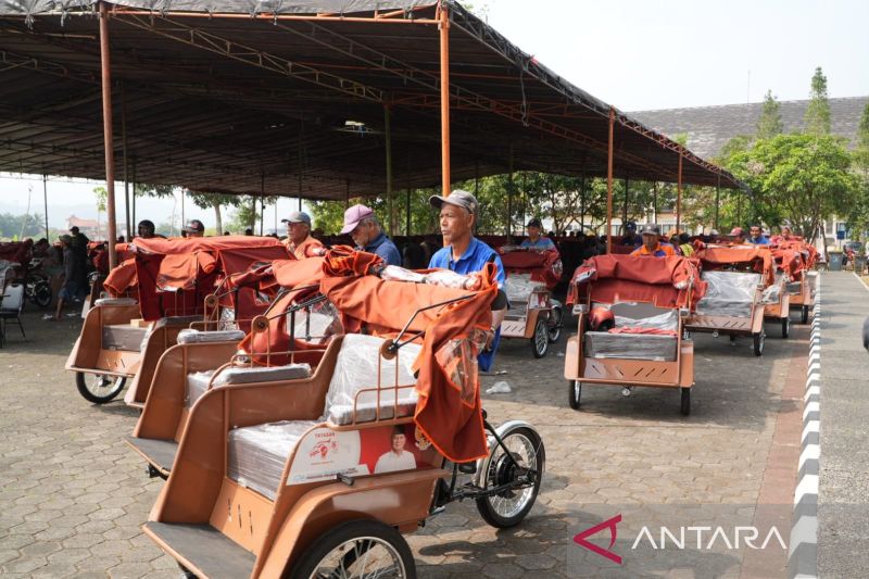 Sukseskan Program Presiden, Pemkab Sumedang Bangun Ekosistem Becak Listrik