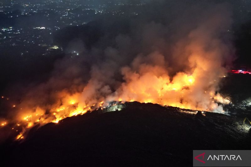 Api di TPAS Galuga kembali membesar setelah sempat terkendali