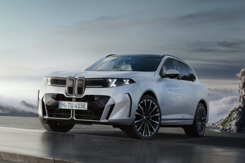 BMW uji coba iX5 bertenaga hidrogen dengan jarak tempuh 750 km