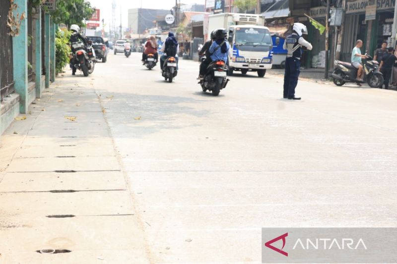 Pemkot Bekasi perbaiki infrastruktur Jalan Jatimakmur respons keluhan warga