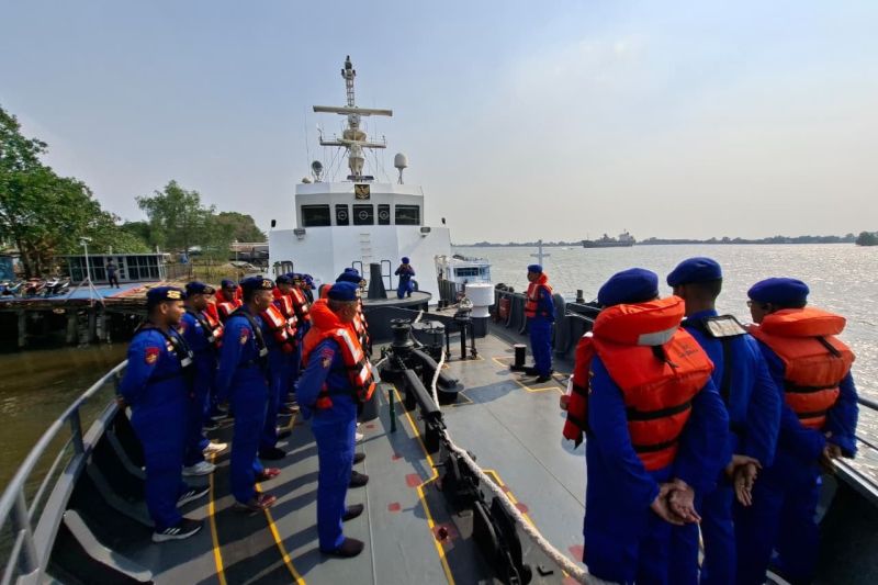 Polri kerahkan kapal hingga tim DVI tangani KM Virgo