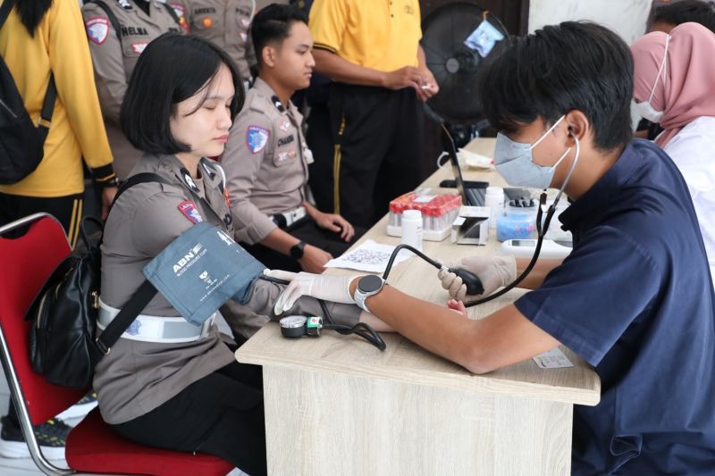 Bakti kesehatan Ditlantas Polda Kaltara hasilkan 50 kantong darah