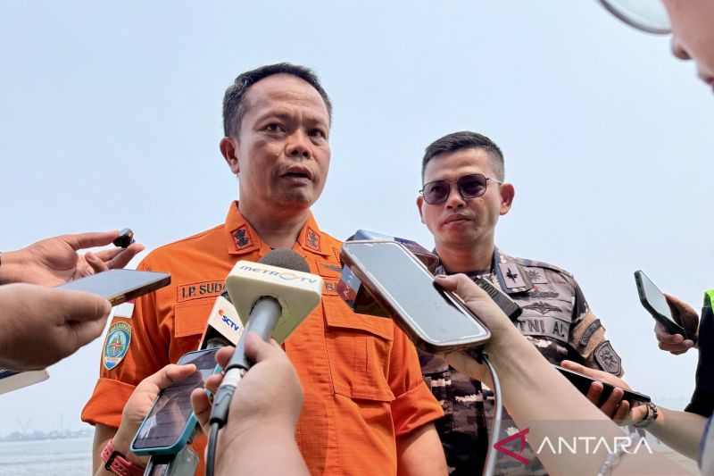 KRI Canopus sisir sektor lima pencarian bawah laut korban Kapal Virgo