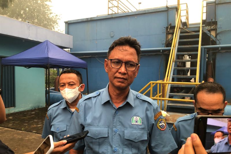 Direktur Utama Perumda Air Minum Tirta Khatulistiwa Kota Pontianak Abdullah di Pontianak. ANTARA/Sucia Lucinda