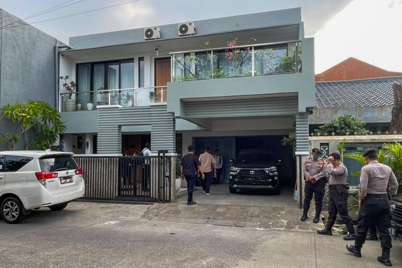 KPK kembali geledah rumah polisi terkait pengembangan kasus Ade Kunang