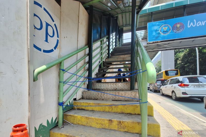 Warga prihatin soal pelat JPO hilang di Jalan Kyai Maja
