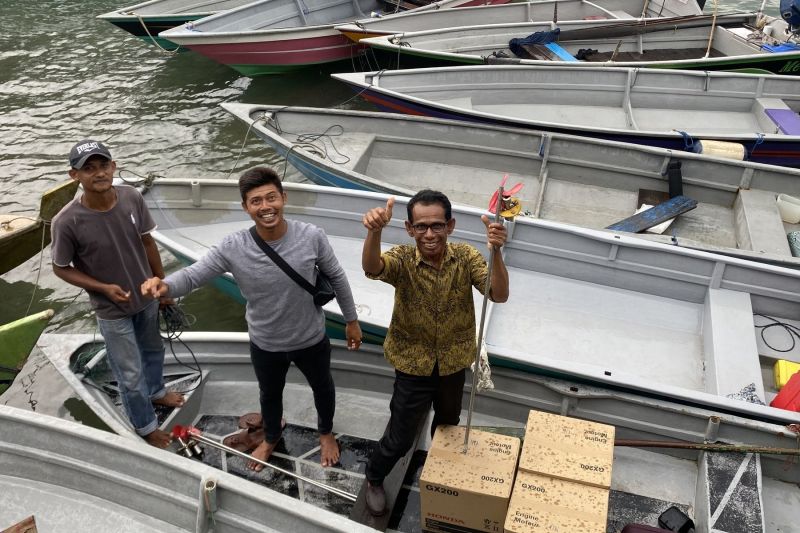 Pemkot Batam salurkan 100 mesin ketinting tingkatkan produksi nelayan