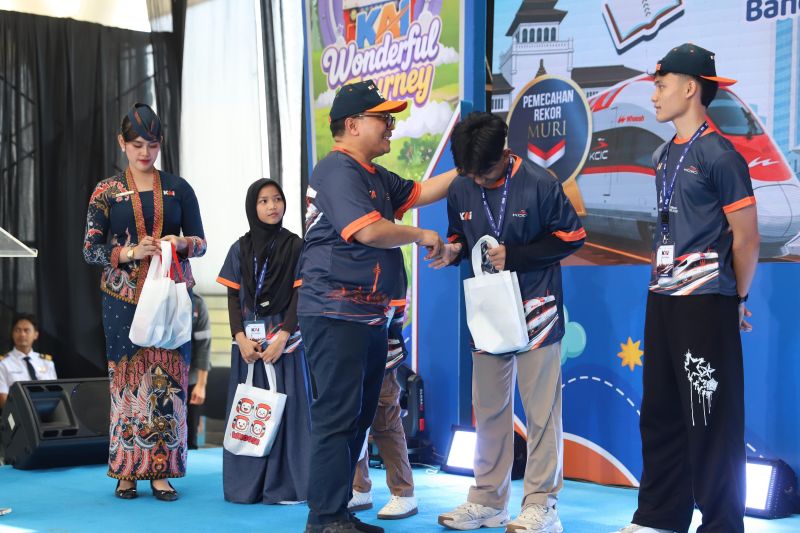 KAI Ajak 607 Anak Panti Asuhan Rasakan Perjalanan Edukatif Menggunakan Whoosh