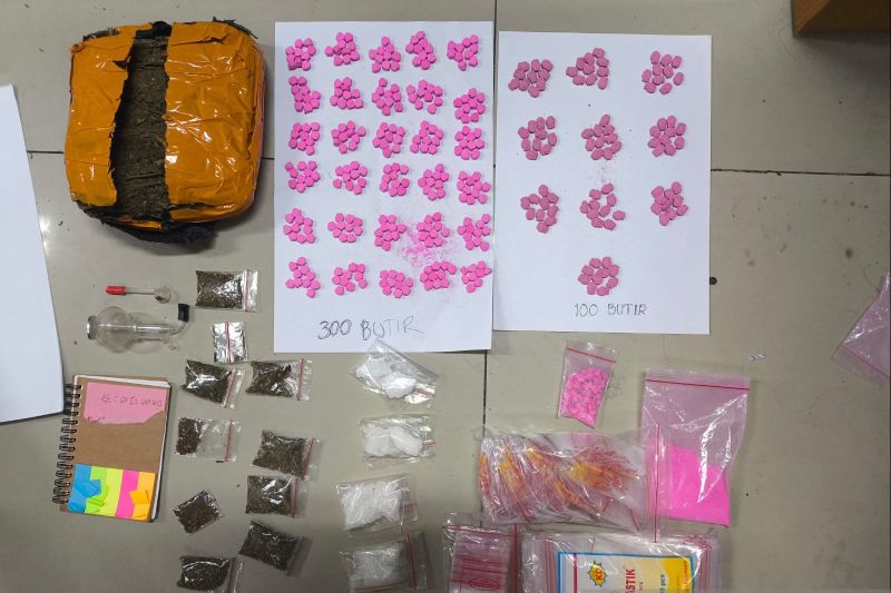 Polres Jakpus ungkap jaringan narkoba Pekanbaru-Jakarta