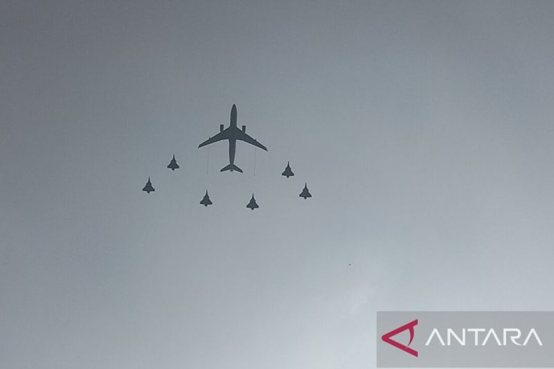 Jet tempur TNI dan AU Prancis simulasi pengisian bahan bakar di udara