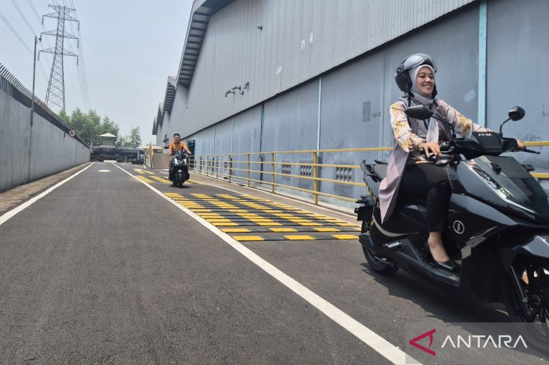 dpr-ri-dorong-percepatan-operasional-industri-baterai-nasional