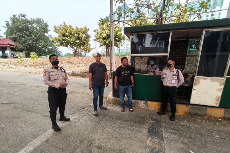 polisi-selidiki-pencurian-bermodus-ban-mobil-bocor-di-jakut